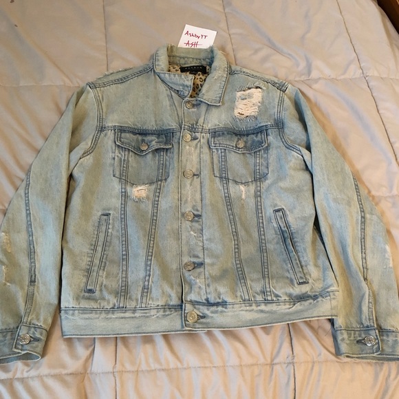 Button down denim jacket with leopard design under - Picture 2 of 5